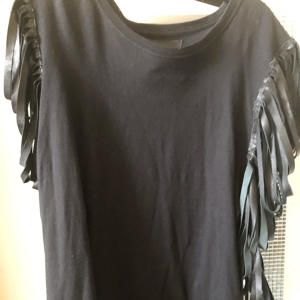 Tee shirt with leather sleeves